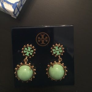 Tory Burch Winslow Logo drop earring